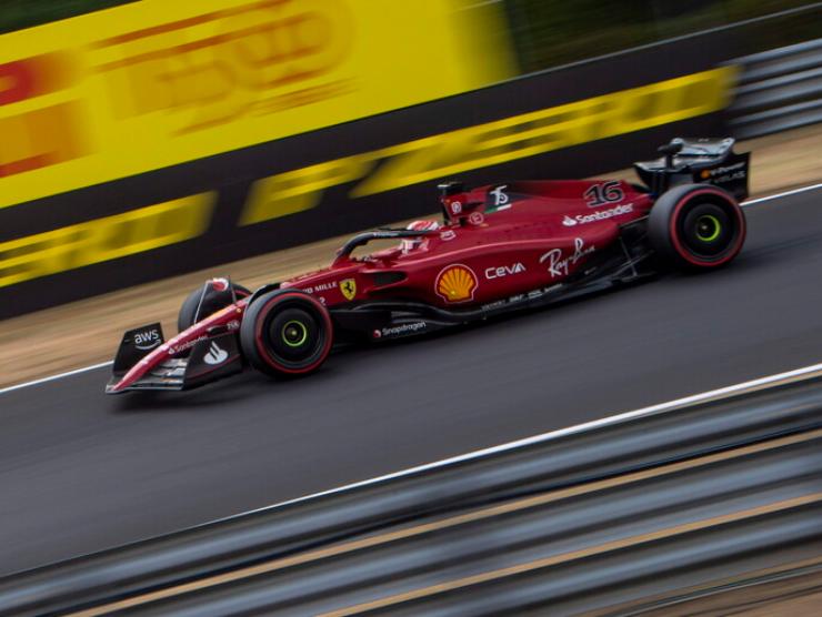 Ferrari in pista in Ungheria (Ansa)