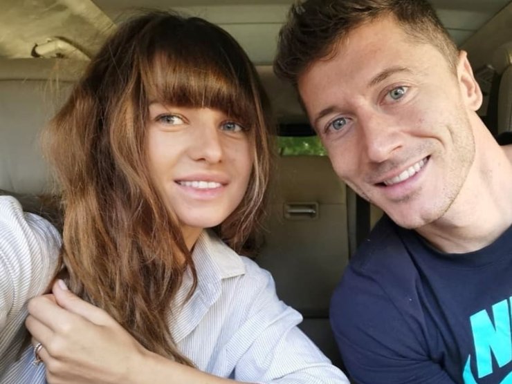 Lewandowski e la moglie Instagram