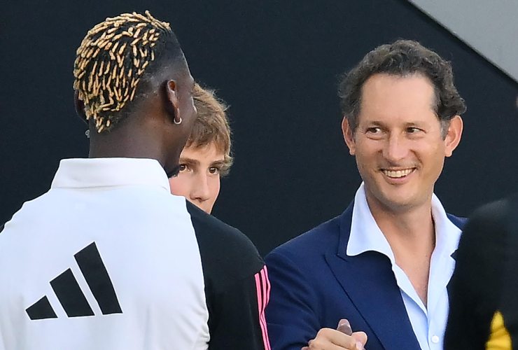 Paul Pogba e John Elkann insieme, sorridenti