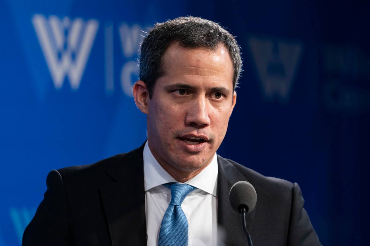 Venezuela, mandato di arresto per Juan Guaidó