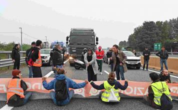 La Lega e l’arresto per gli ambientalisti che bloccano il traffico