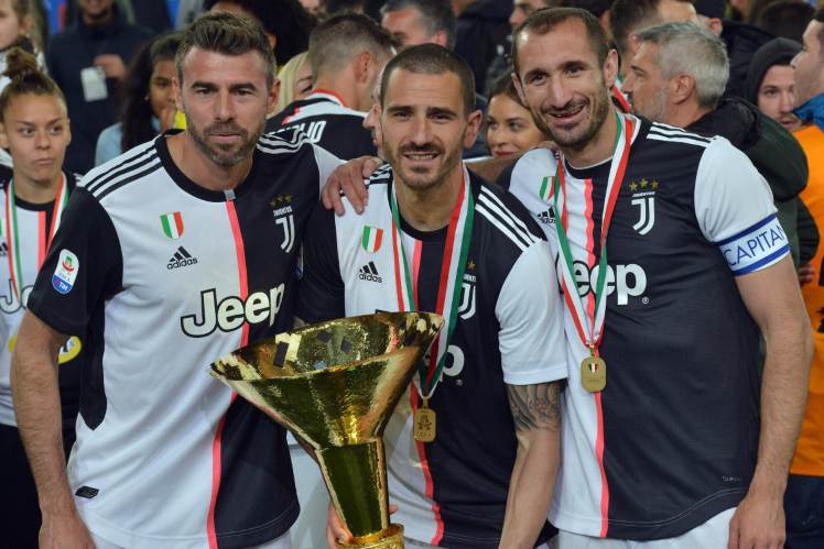 Barzagli e Bonucci celebrano Chiellini