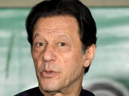 Imran Khan vince le elezioni in Pakistan ma viene escluso