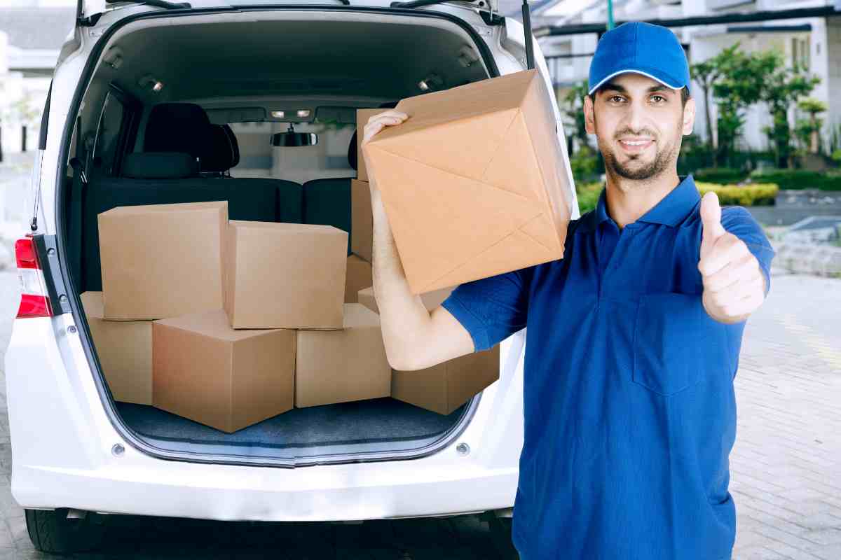 Poste italiane, logistica e consegne nei giorni festivi