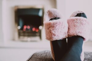Piedi con ciabatte