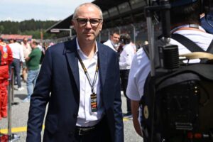 stefano domenicali in pista