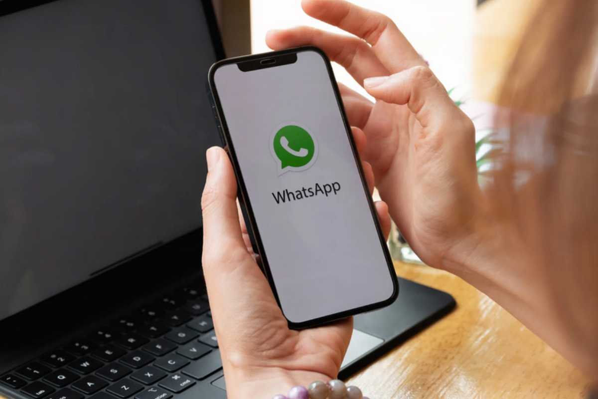 WhatsApp introduce la modalità aereo per proteggere gli utenti