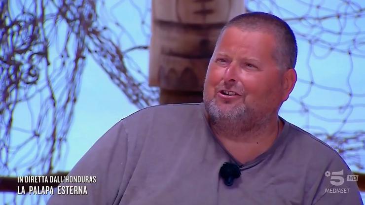 Mario Adinolfi e la sfida all'Isola dei Famosi