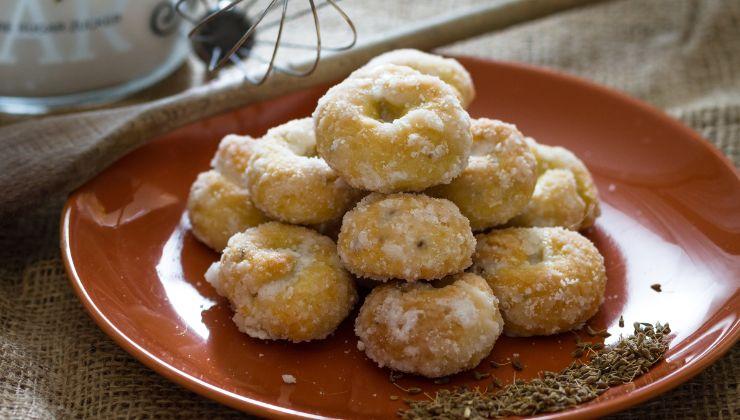 ingredienti e preparazione dei taralli dolci